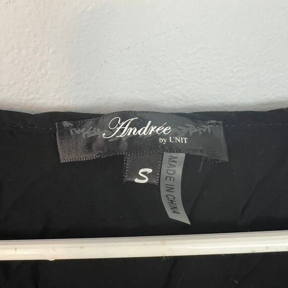 Andree by Unit Faux Poncho Top w/ Embroidered Neckline Women's Size Small - Picture 6 of 8